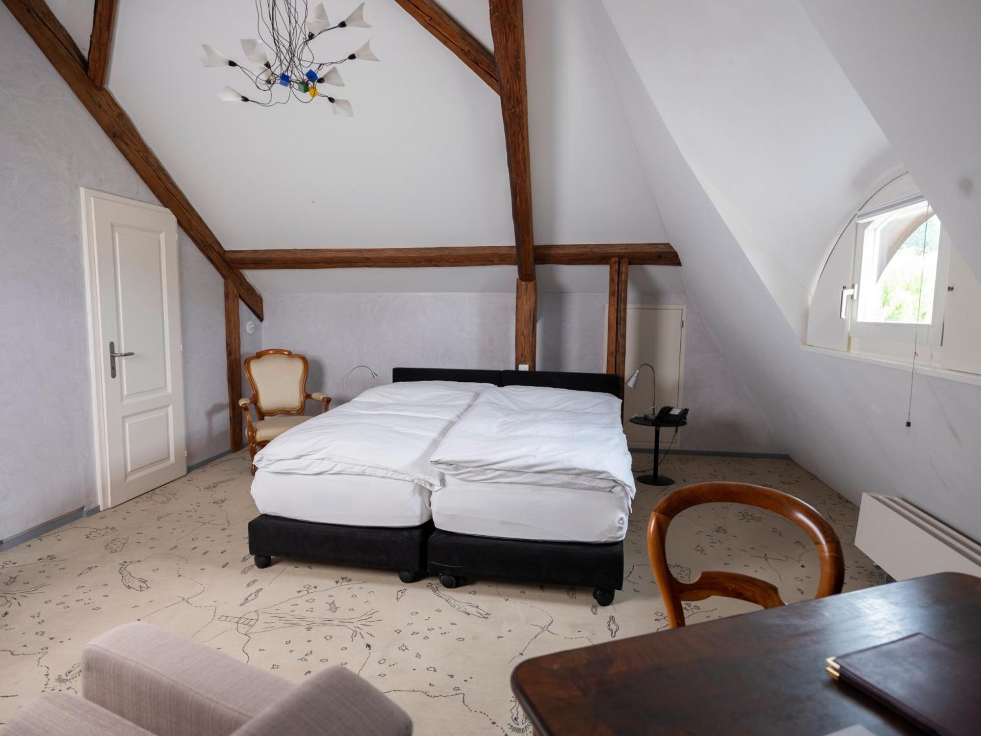 Romantik Hotel De L'Ours Sugiez Eksteriør billede