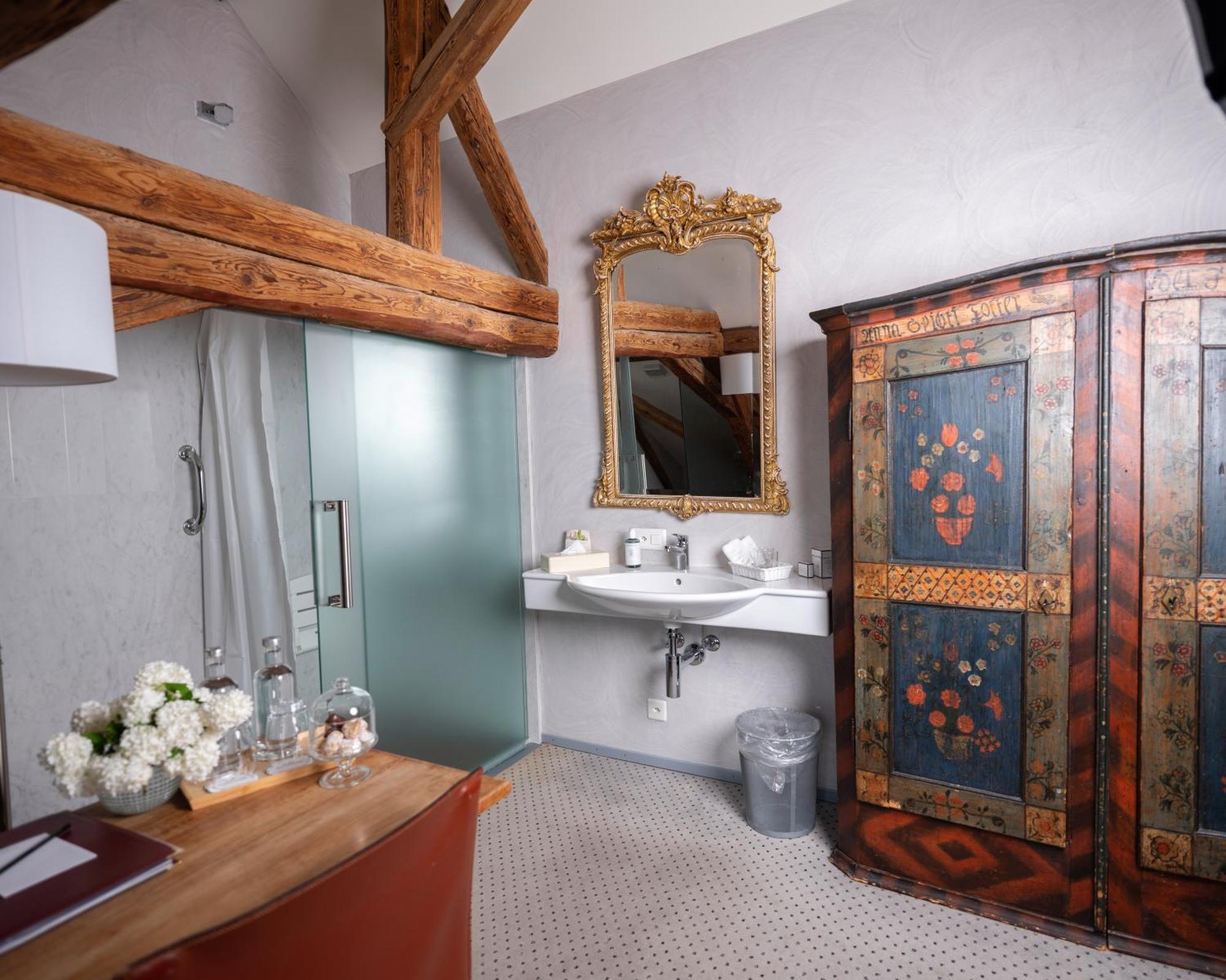 Romantik Hotel De L'Ours Sugiez Eksteriør billede