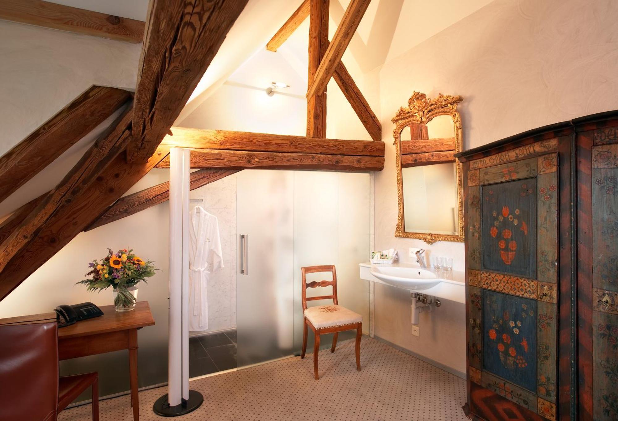 Romantik Hotel De L'Ours Sugiez Eksteriør billede