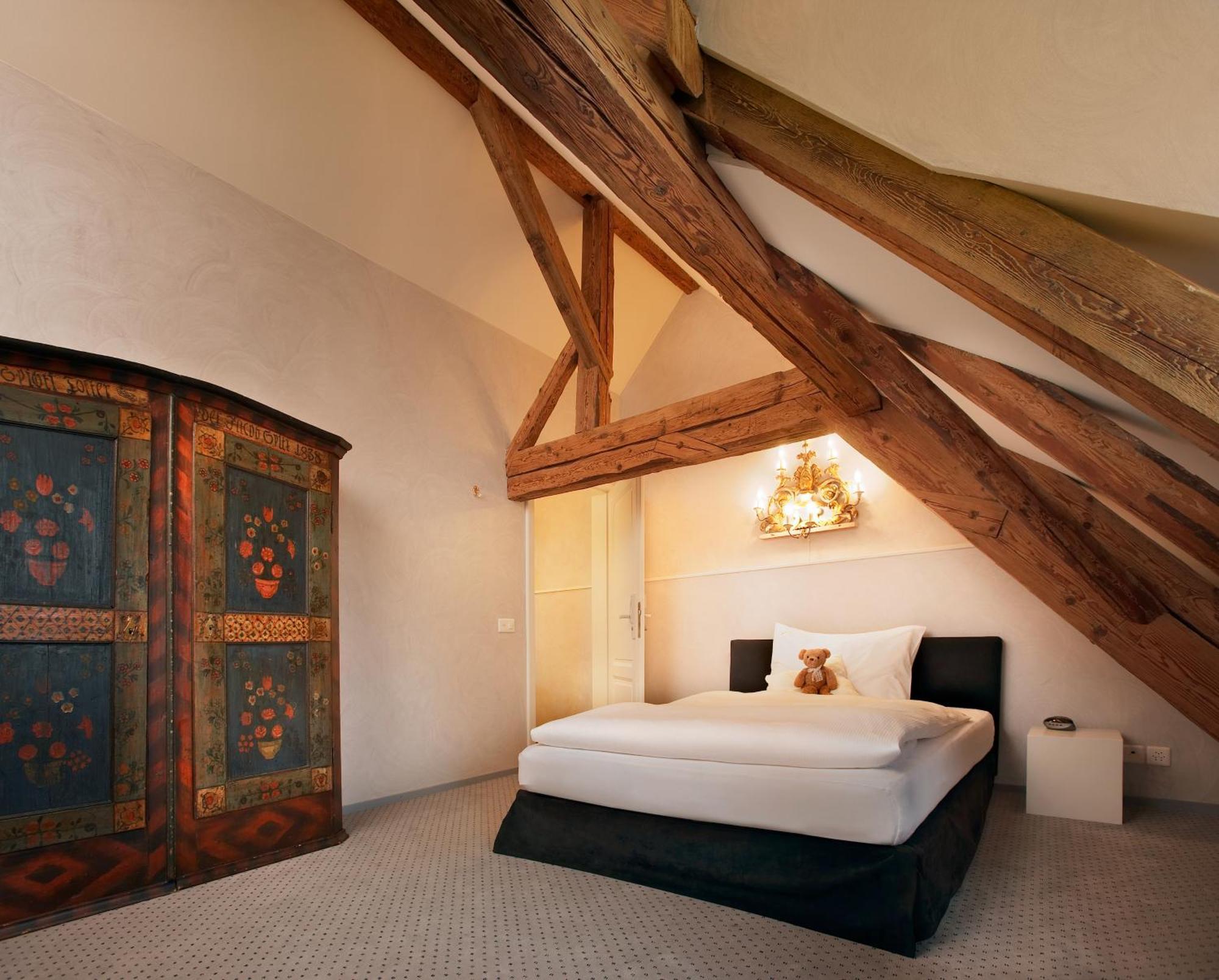 Romantik Hotel De L'Ours Sugiez Eksteriør billede